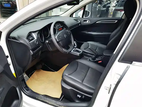Citroën C4L 2013