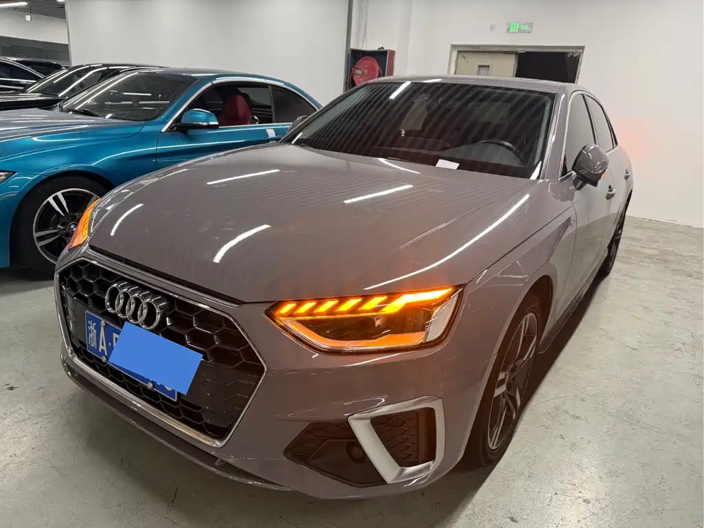 Audi A4L 2021 — фото 1