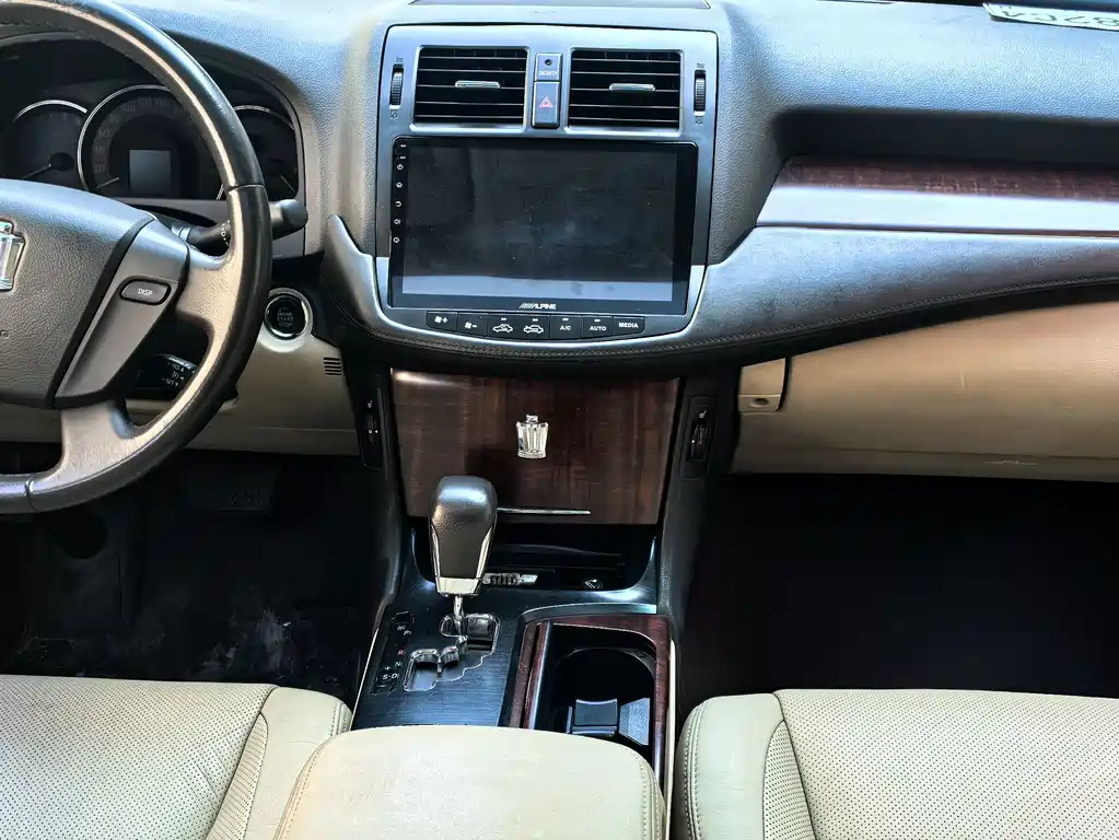 Toyota Crown 2012 — фото 12