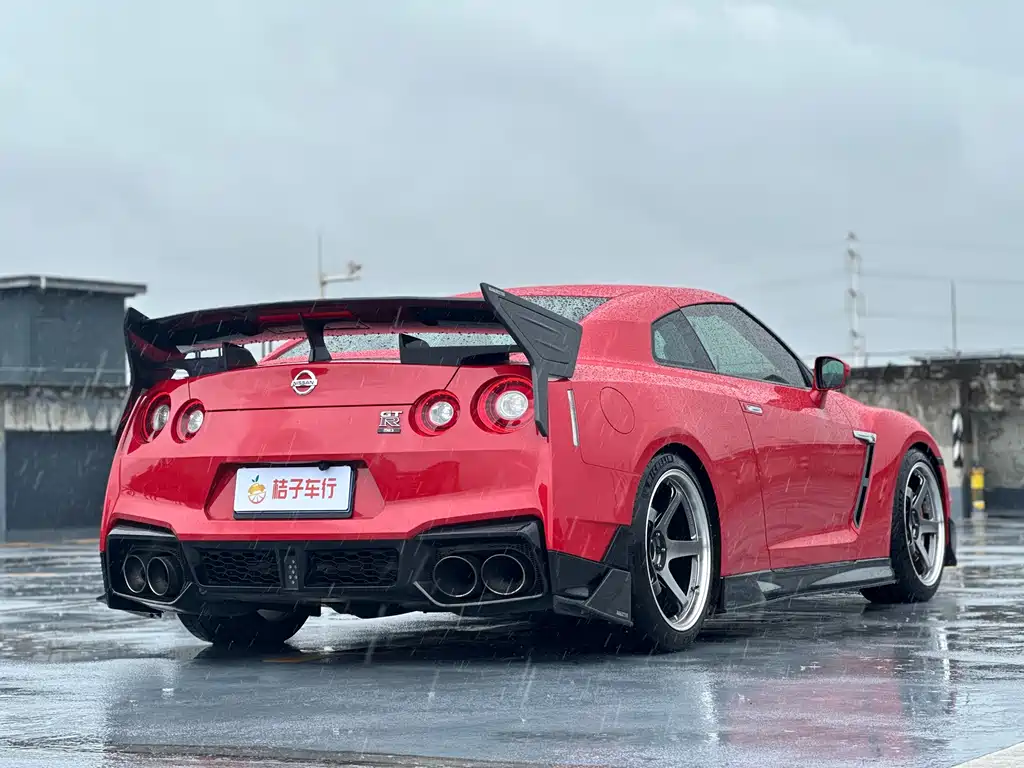Nissan GT-R 2012 — фото 6