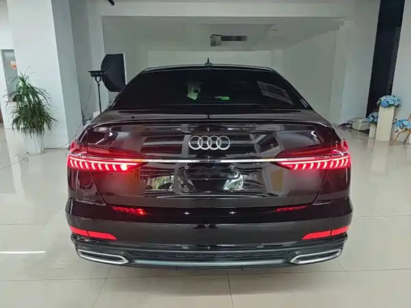 Audi A6L 2022