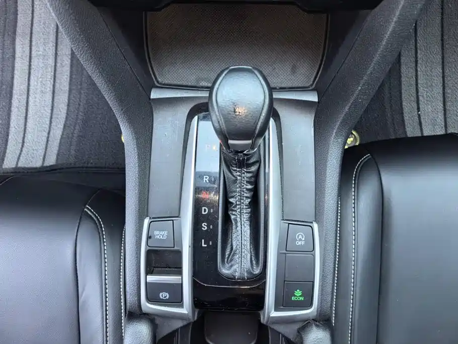 Honda Civic 2020 — фото 16