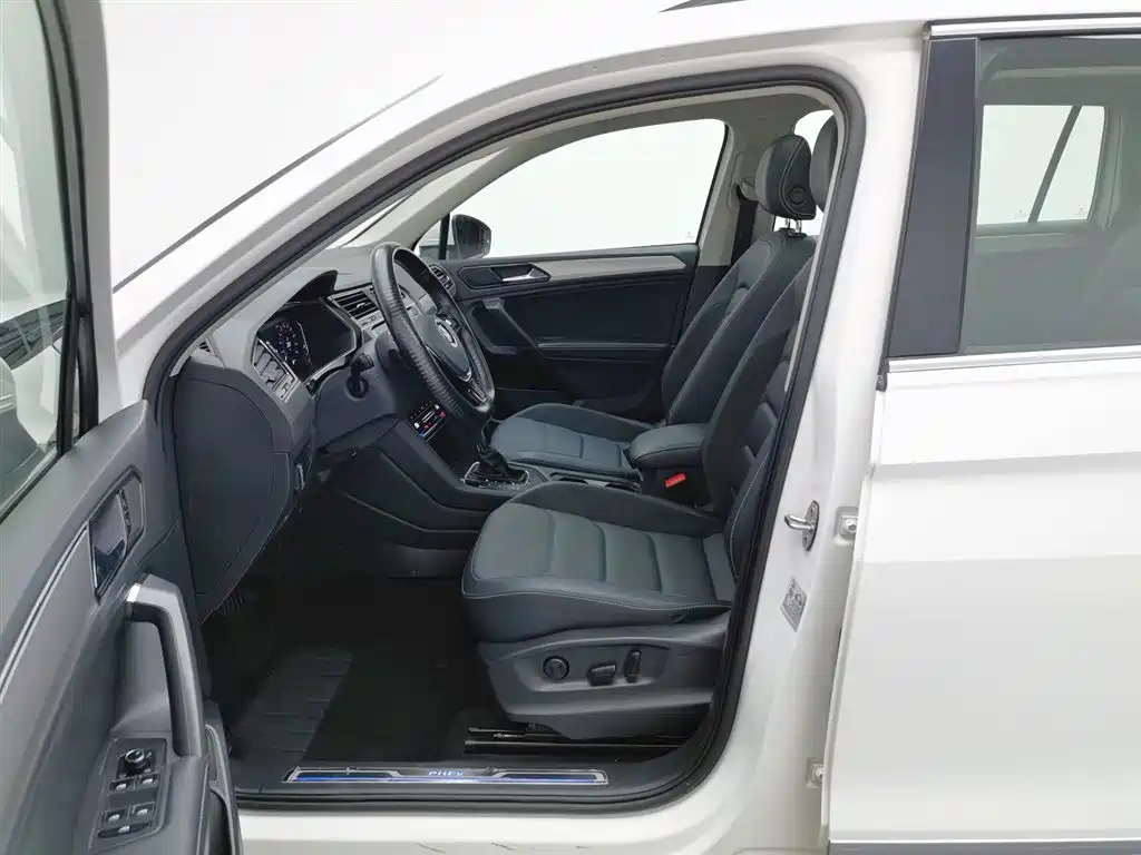 Volkswagen Tiguan L PHEV 2020 — фото 10