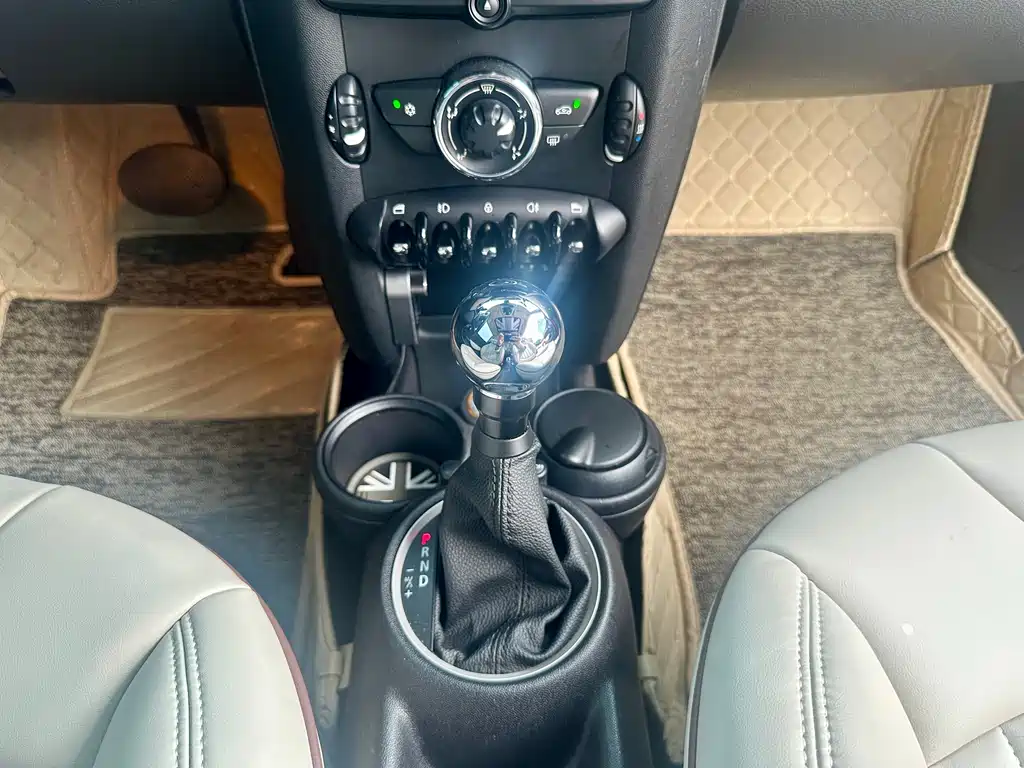 MINI Clubman 2012 — фото 16