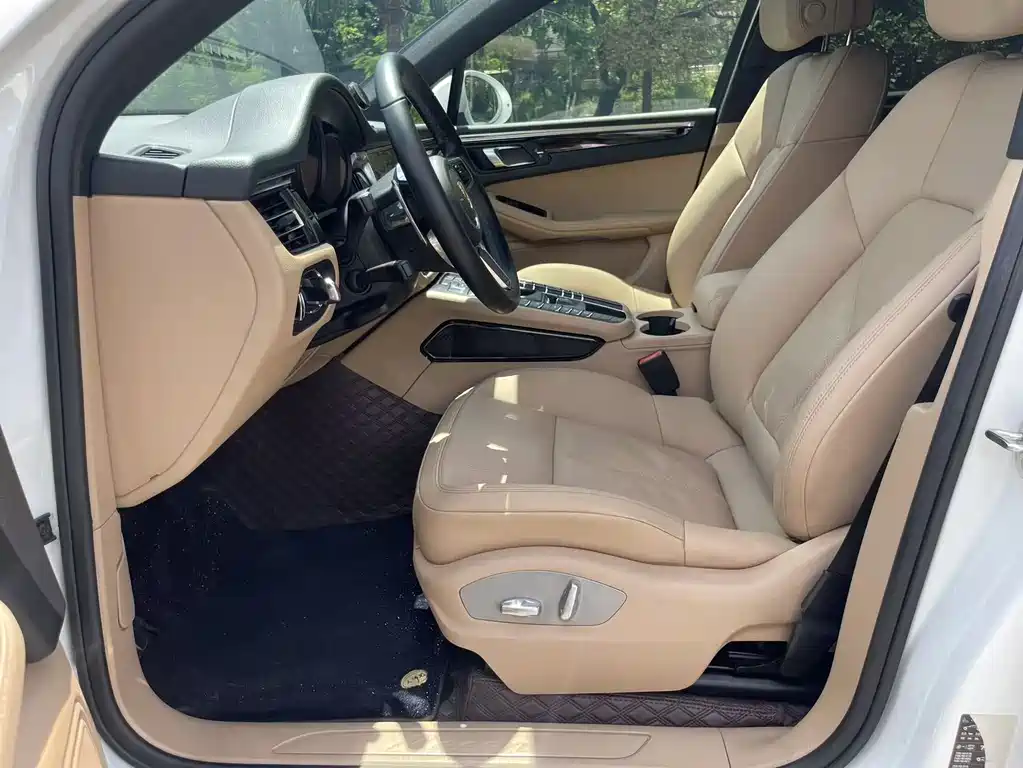 Porsche Macan 2019 — фото 10
