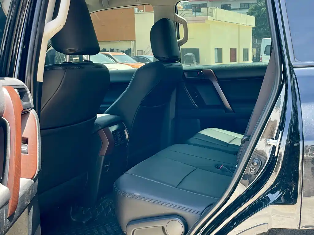 Toyota Prado 2019 — фото 13