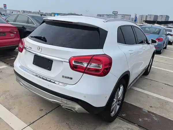 Mercedes-Benz GLA 2016