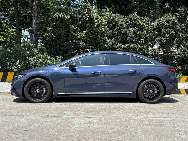Mercedes-Benz EQE 2022