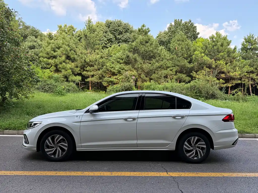 Volkswagen Bora 2024