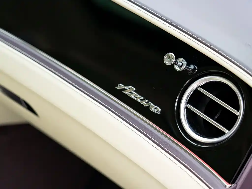 Bentley Flying Spur 2023 — фото 19