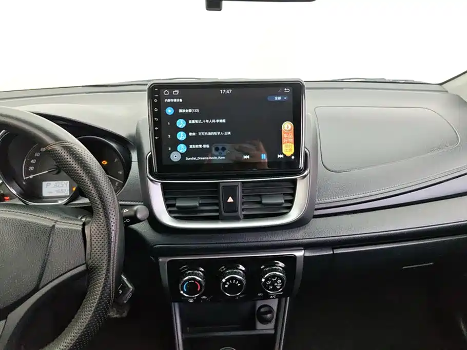 Toyota Yaris L 2020 — фото 13