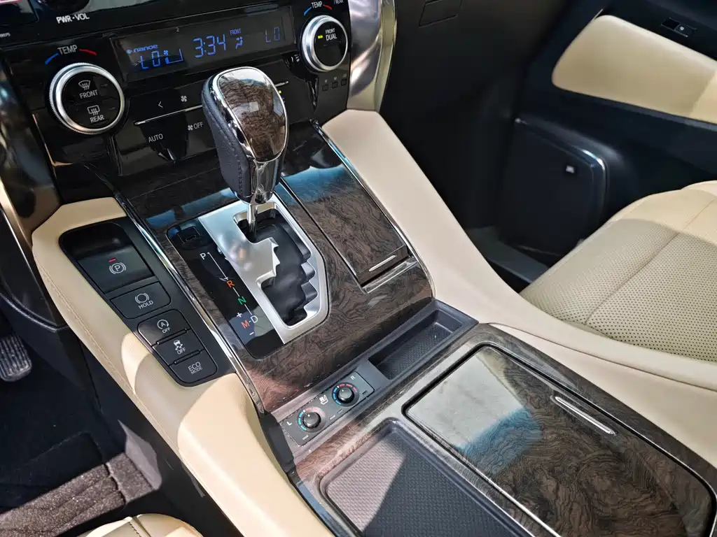 Toyota Alphard 2019 — фото 4
