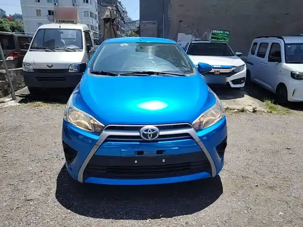 Toyota Yaris L 2015