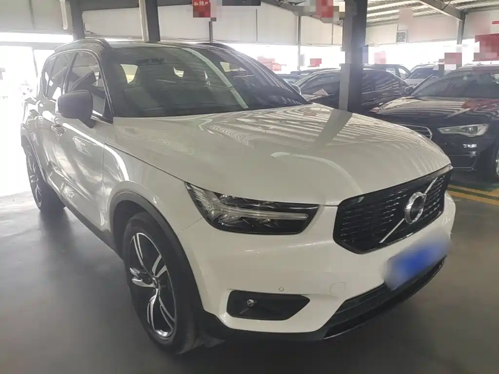 Volvo XC40 2021 — фото 4