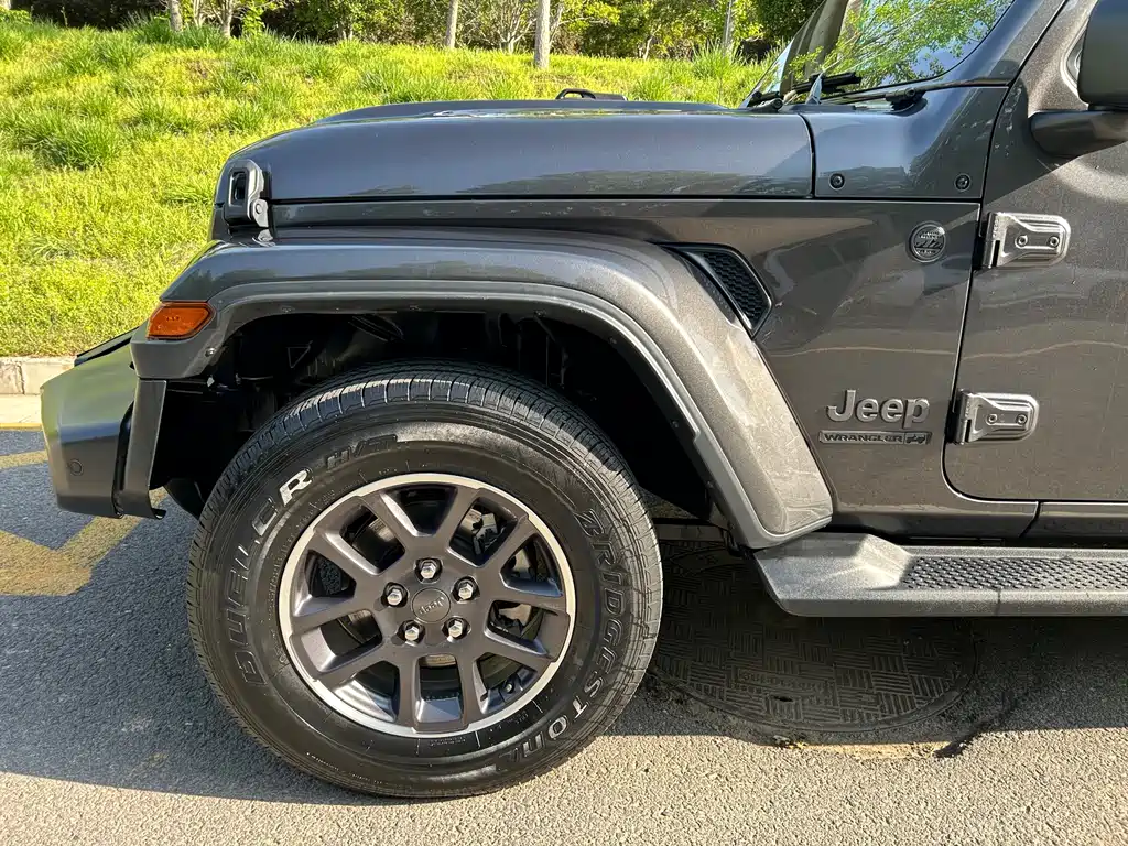 Jeep Wrangler 2021 — фото 3