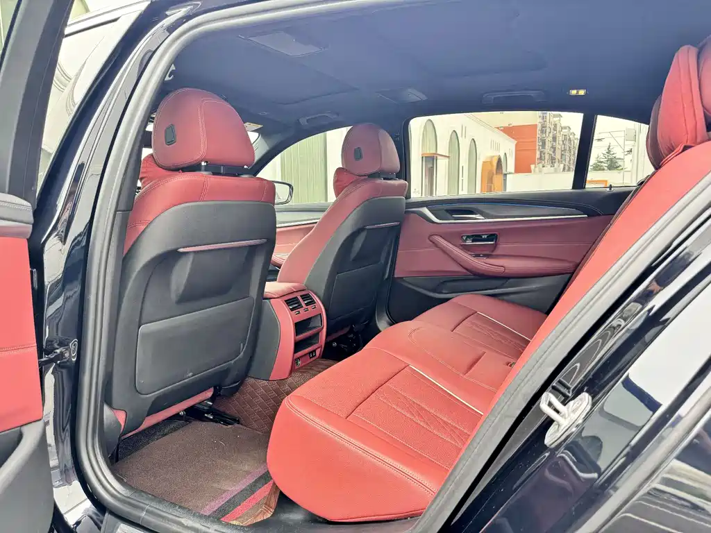 BMW 5 Series New Energy 2023 — фото 13