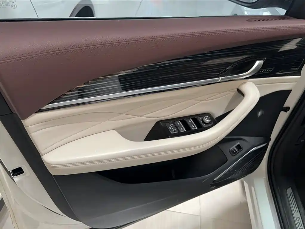 Geely Xingyue L 2022 — фото 12