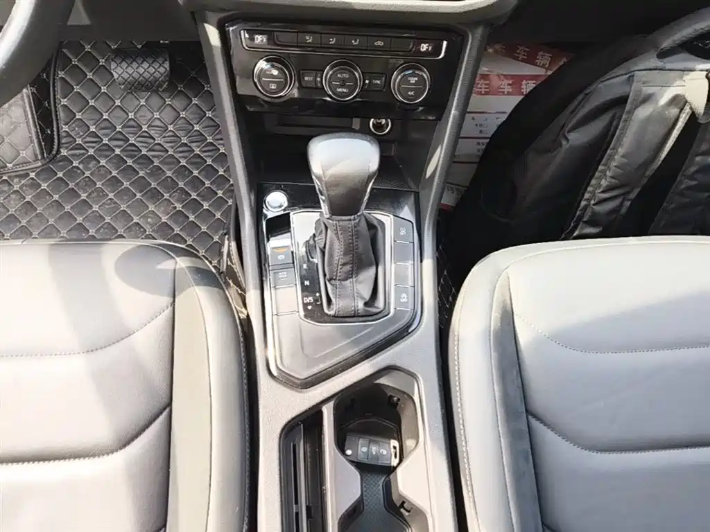 Volkswagen Tiguan L 2020 — фото 14