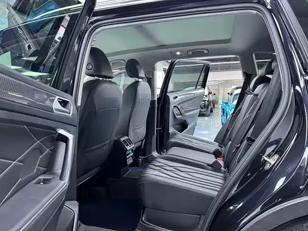 Volkswagen Tiguan L 2023