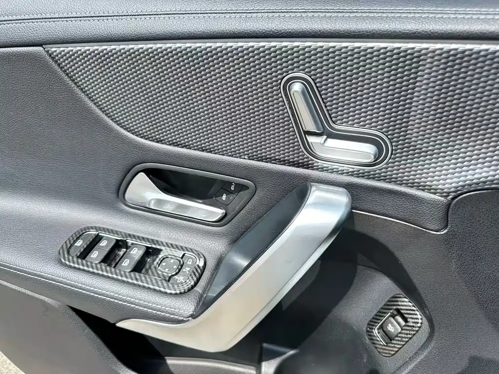 Mercedes-Benz A-Class 2020 — фото 9