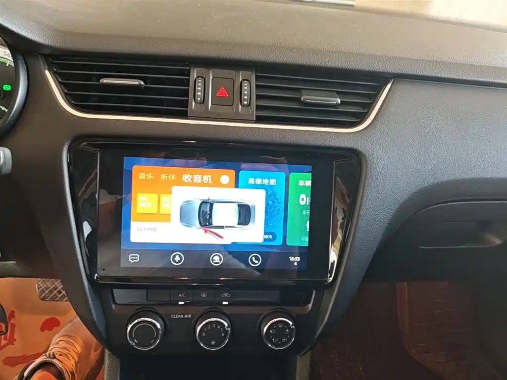 Skoda Octavia 2019 — фото 13