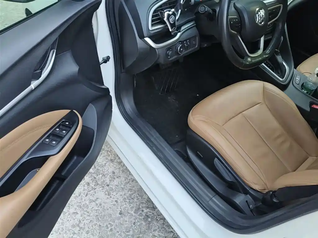 Buick Excelle 2018 — фото 16