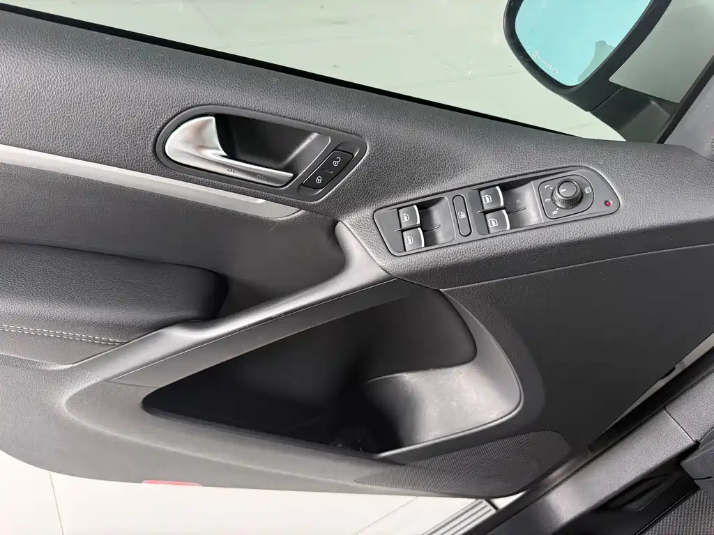 Volkswagen Tiguan 2019 — фото 16