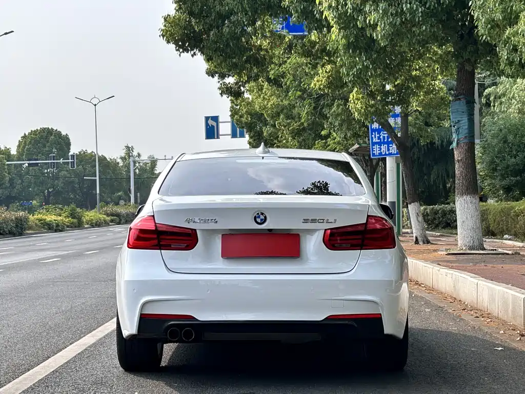 BMW 3 Series 2017 — фото 16