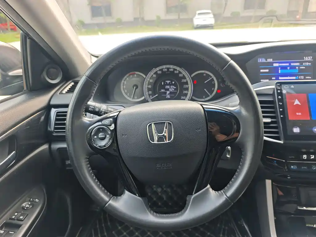 Honda Accord 2018 — фото 16