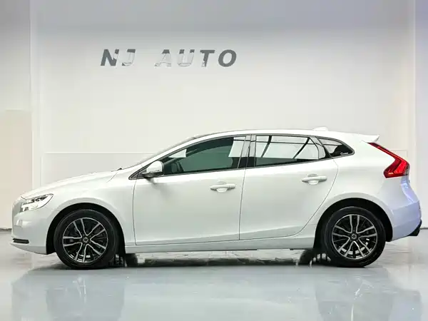 Volvo V40 2017