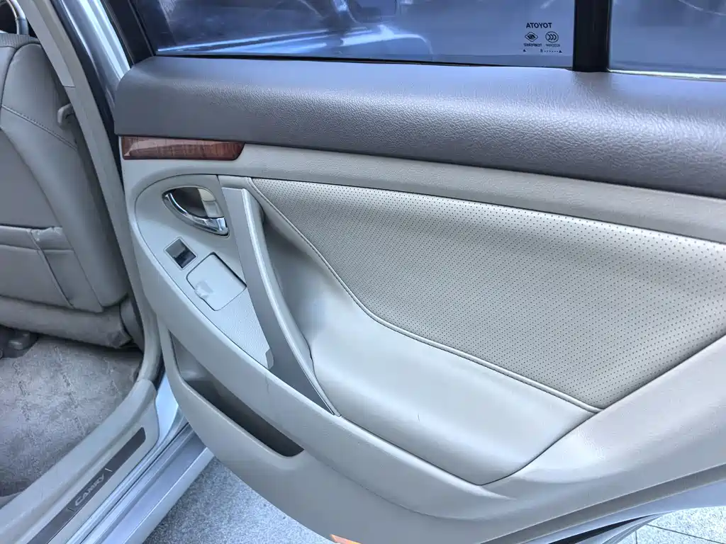 Toyota Camry 2008 — фото 14