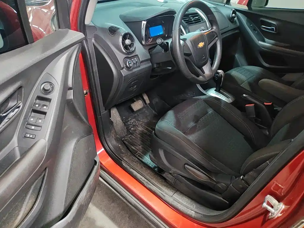 Chevrolet Trax 2015 — фото 12