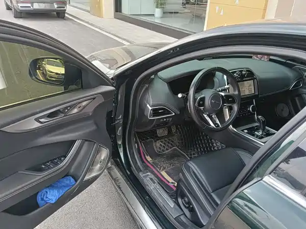 Jaguar XEL 2023