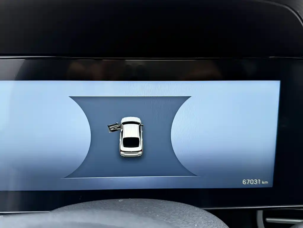 Hyundai Elantra 2022 — фото 12