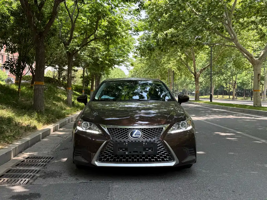 Lexus CT 2018 — фото 2