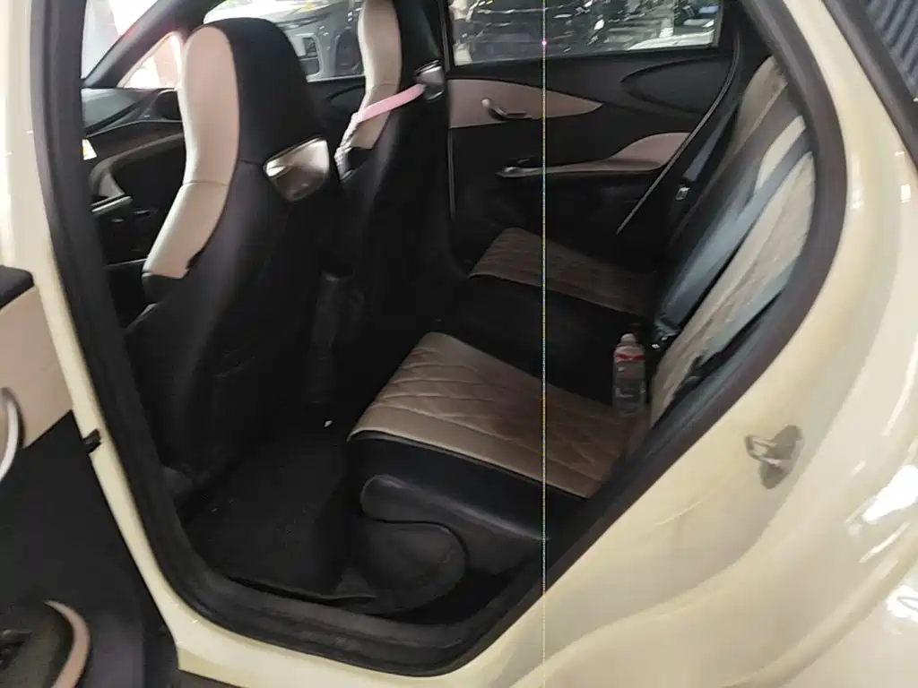 BYD Dolphin 2022 — фото 17