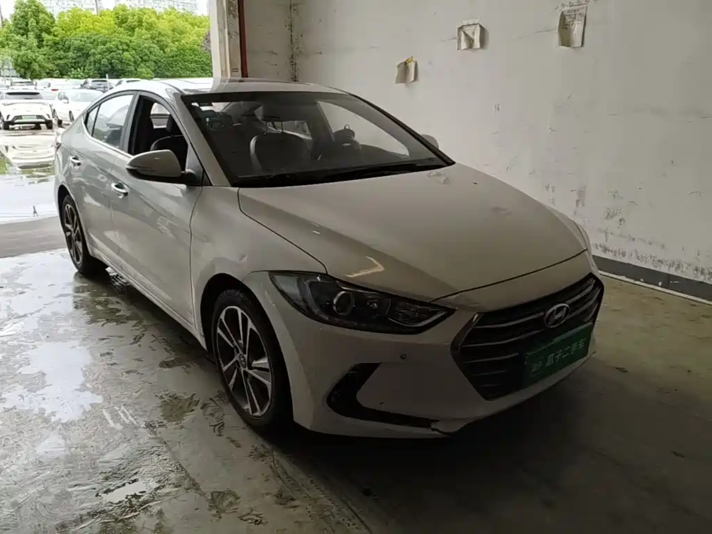 Hyundai Elantra 2016 — фото 4