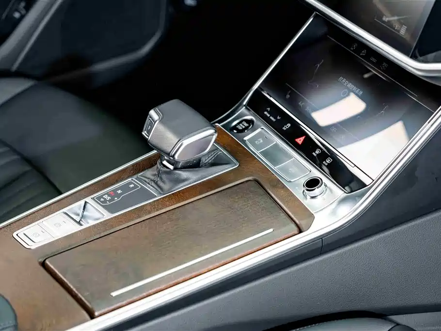 Audi A6 2021 — фото 18