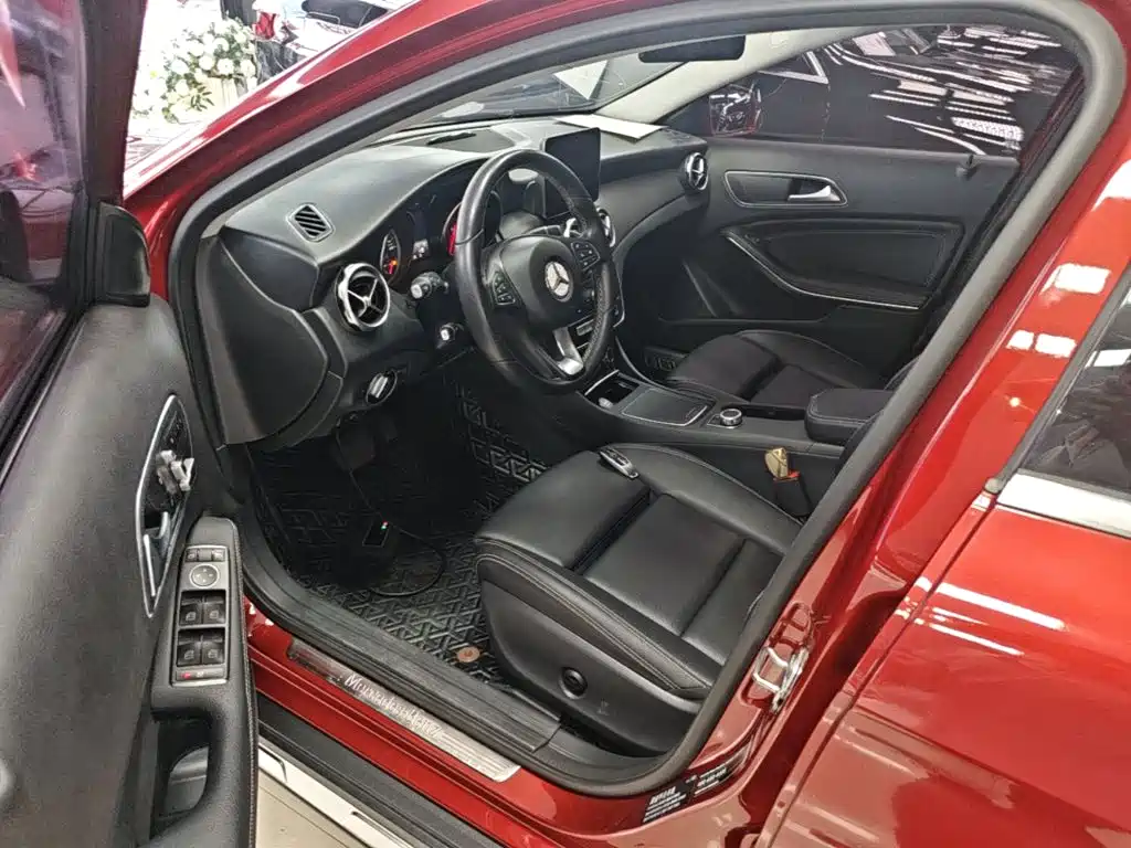Mercedes-Benz GLA 2018 — фото 15