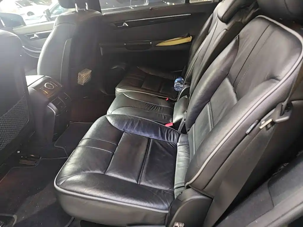 Mercedes-Benz R-Class 2017 — фото 17