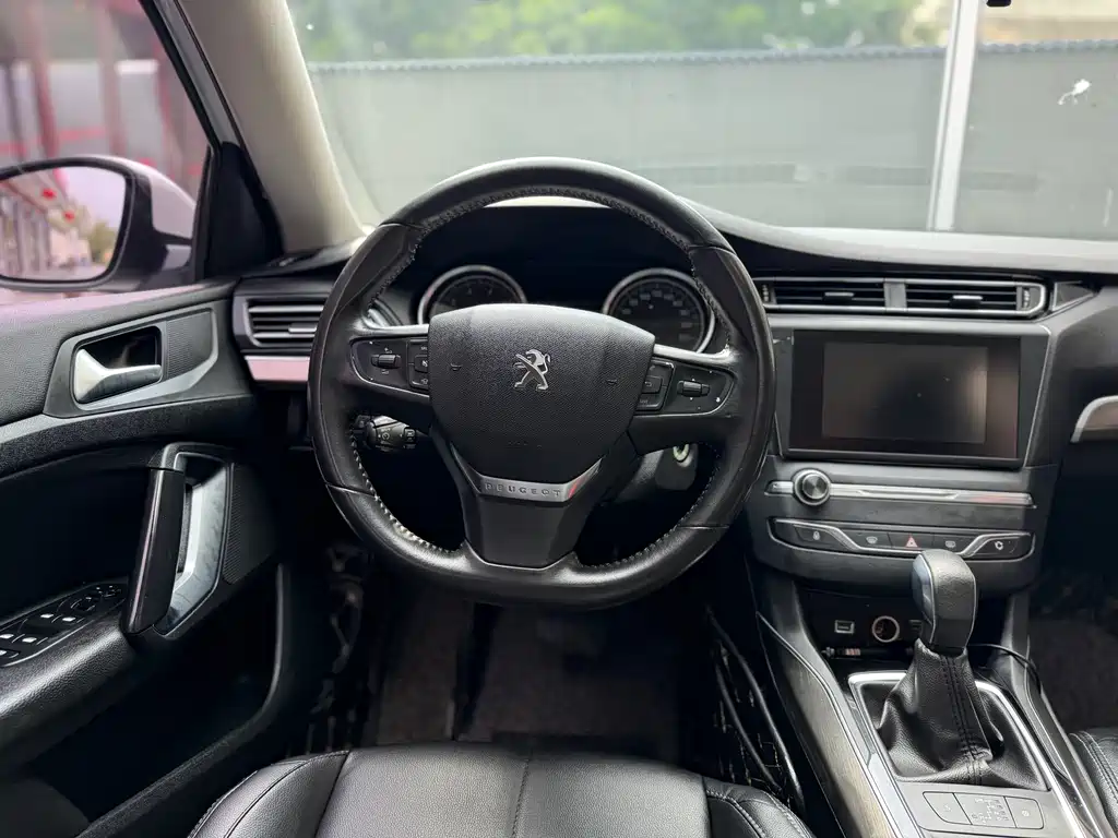 Peugeot 408 2017 — фото 13