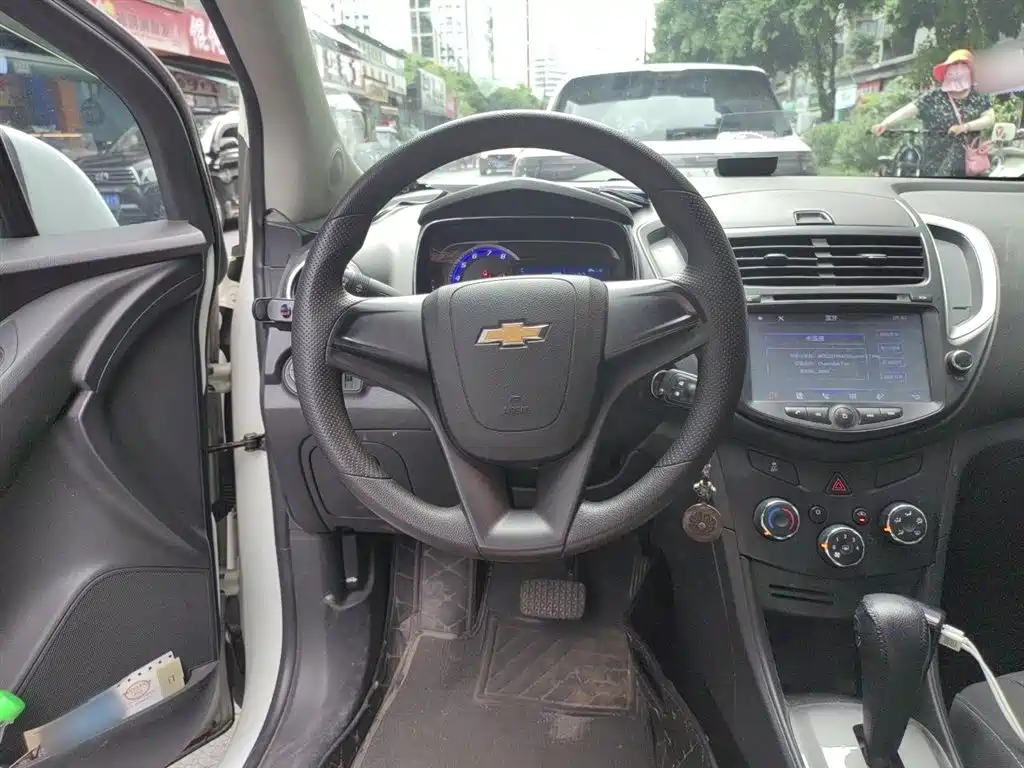 Chevrolet Trax 2015 — фото 3