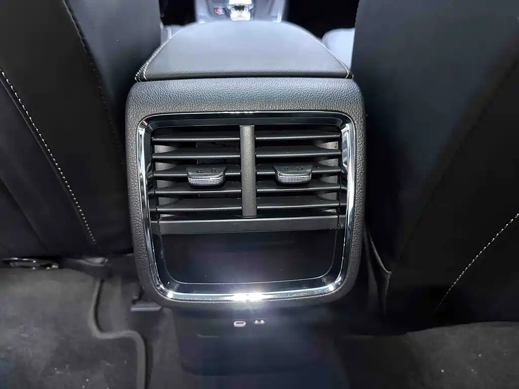 Audi Q3 2022 — фото 15