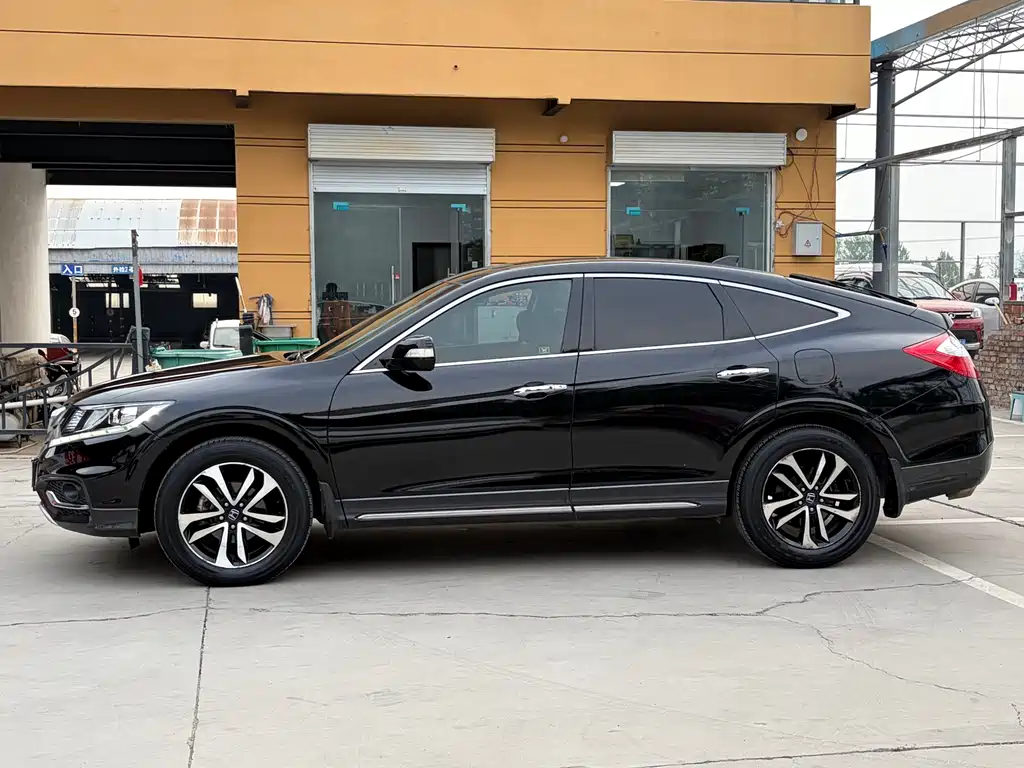 Honda Crosstour 2016 — фото 16