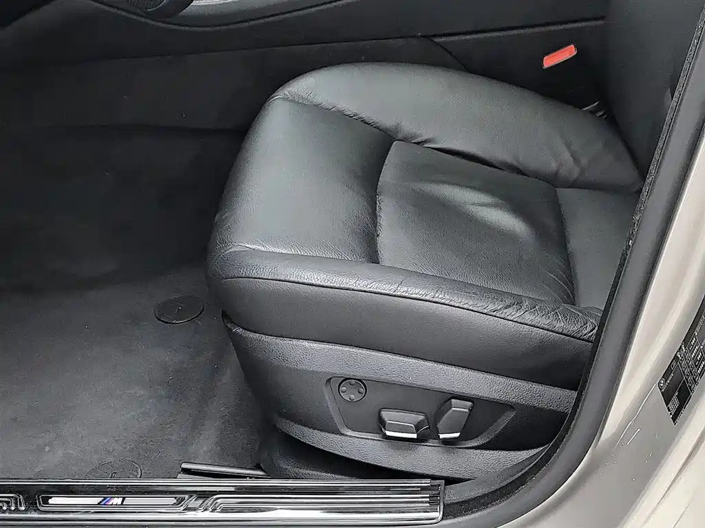 BMW 5 Series 2013 — фото 20