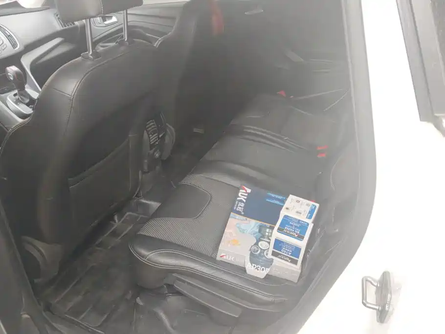 Ford Kuga 2014 — фото 11