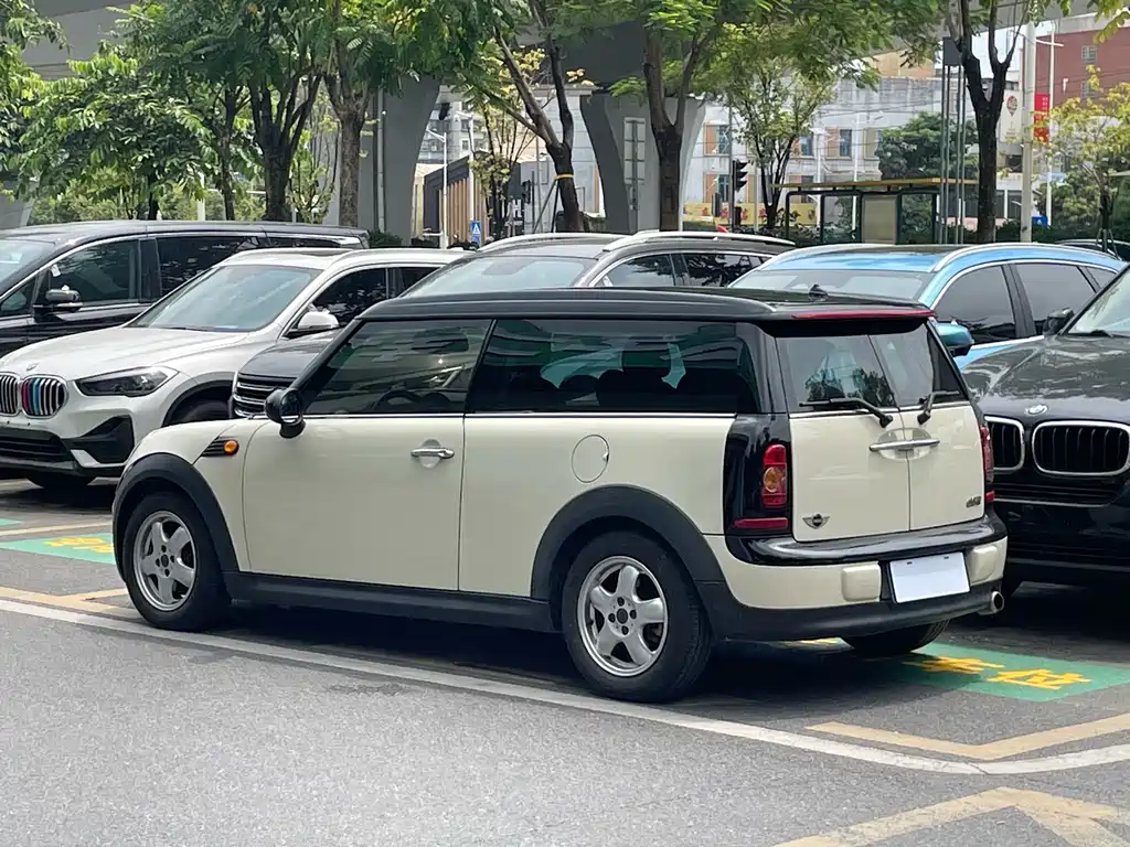 MINI Clubman 2010