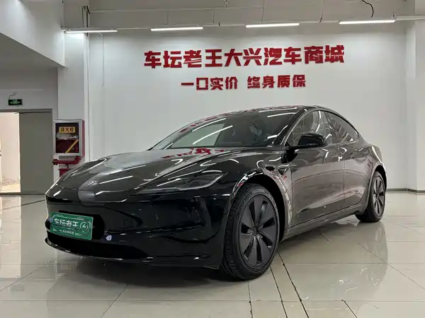 Tesla Model 3 2025