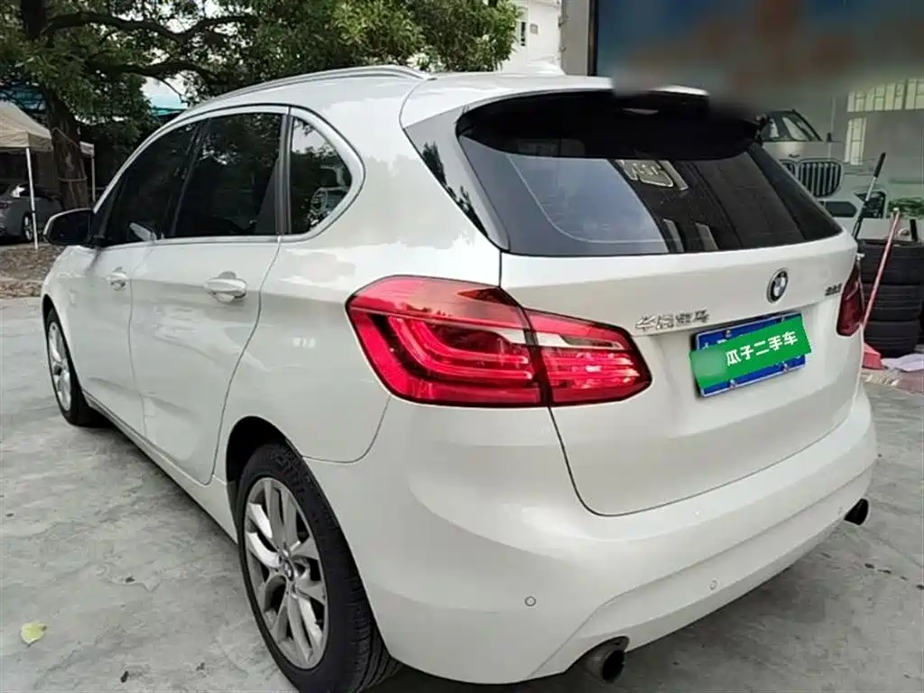BMW 2 Series Active Tourer 2017 — фото 5