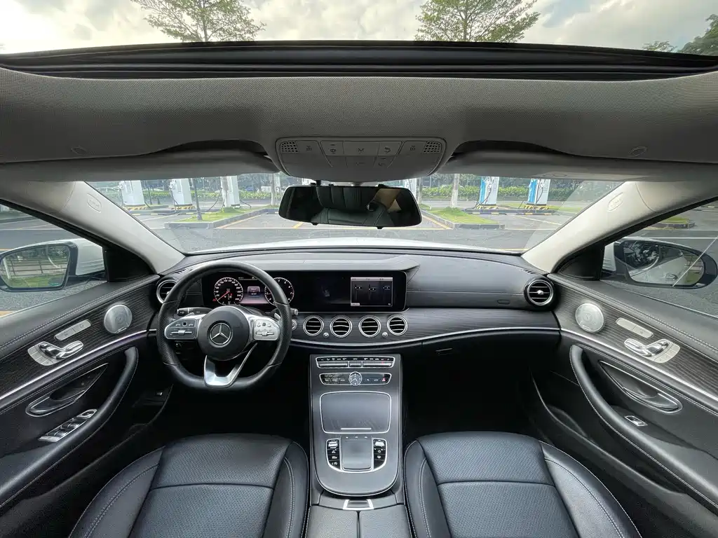 Mercedes-Benz E-Class 2020 — фото 19